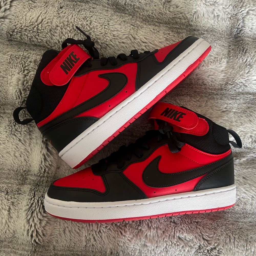 Nike Court Borough Mid 2 Shoes Red/Black size 4.5 grade school boys. New!
